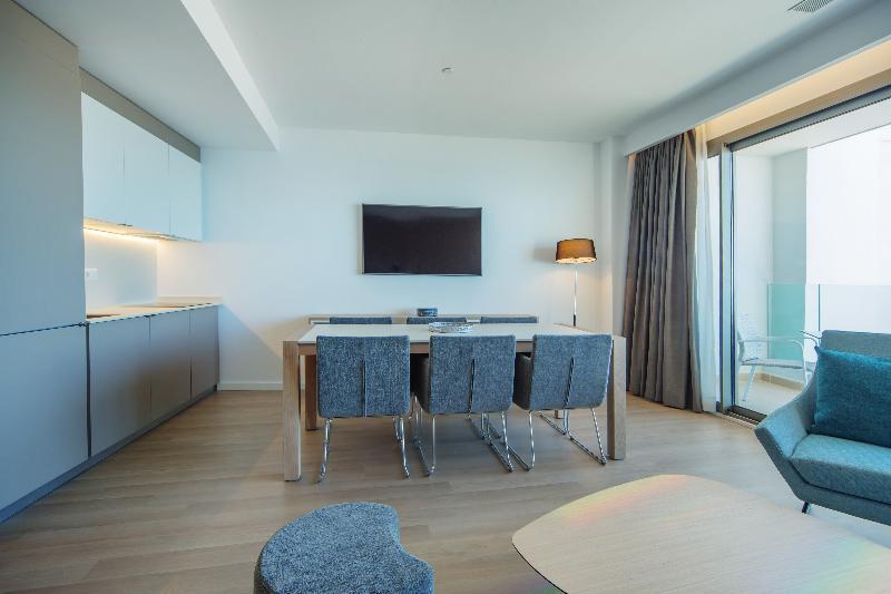 Fontanellas Playa Aparthotel 4*